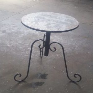 שולחן עגול רגל פרח קוטר 80